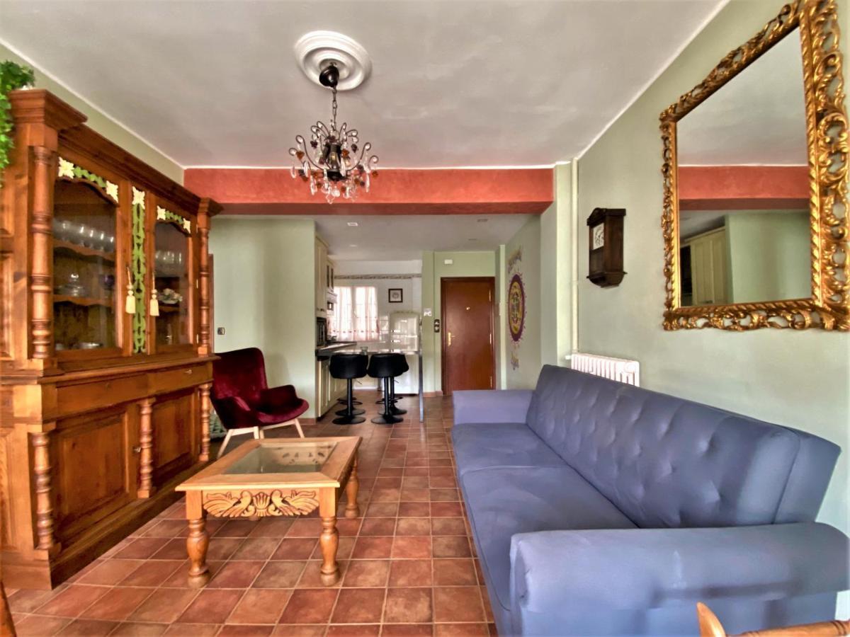 Housing Marigold Apartment Leon