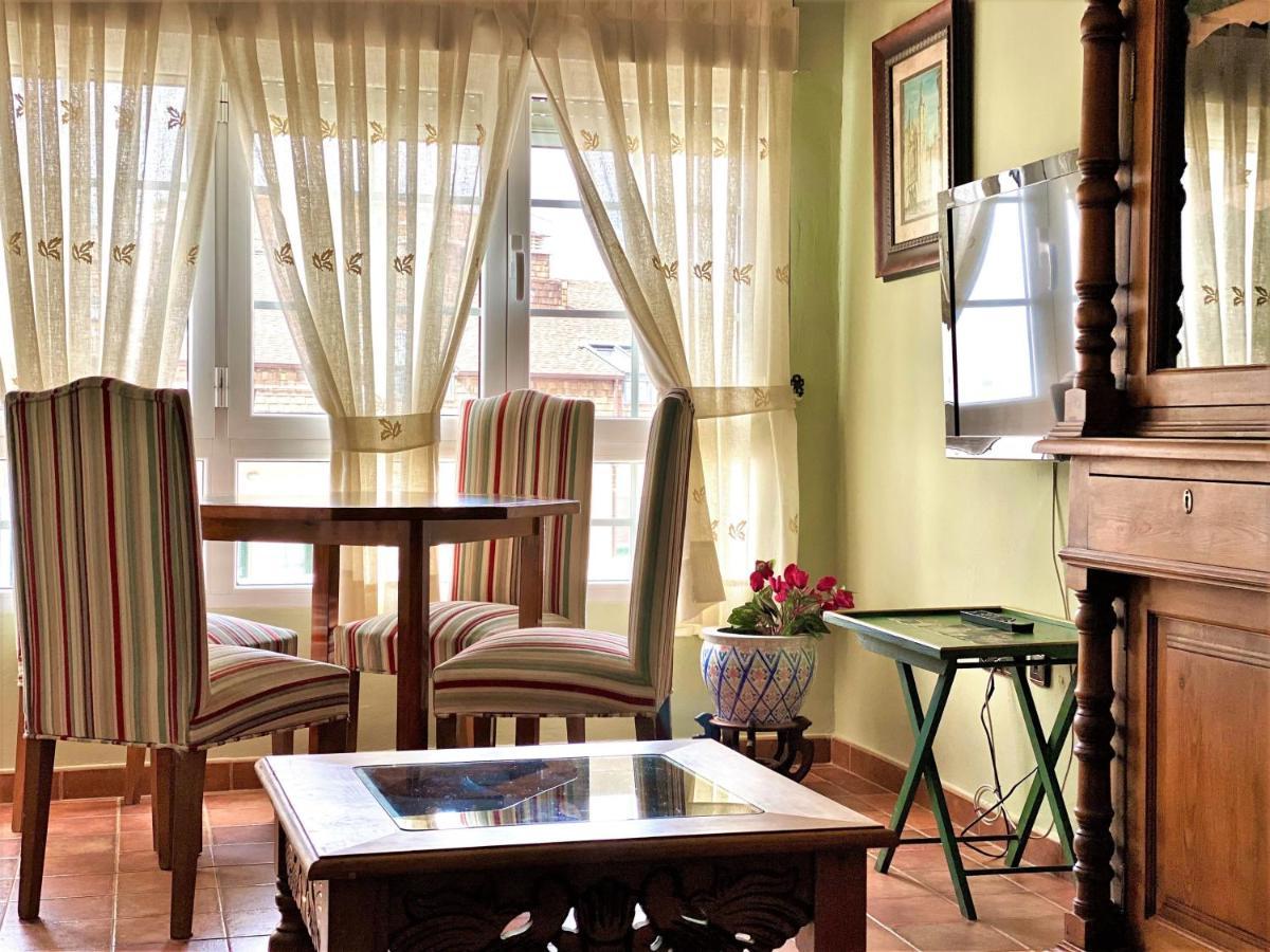 Housing Marigold Apartment Leon